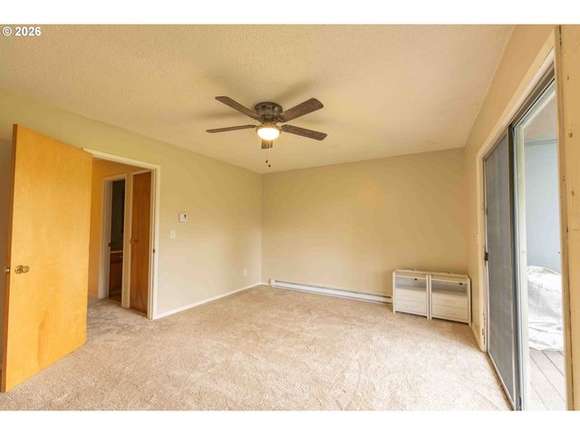 1935 Ne 19TH St, Gresham, OR 97030