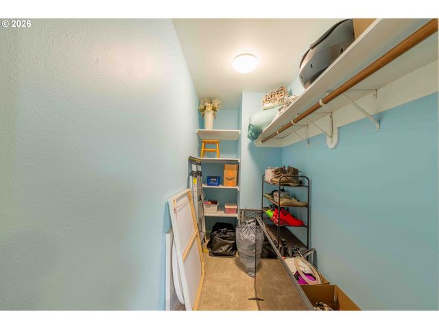 1935 Ne 19TH St, Gresham, OR 97030