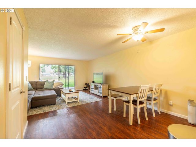 1935 Ne 19TH St, Gresham, OR 97030