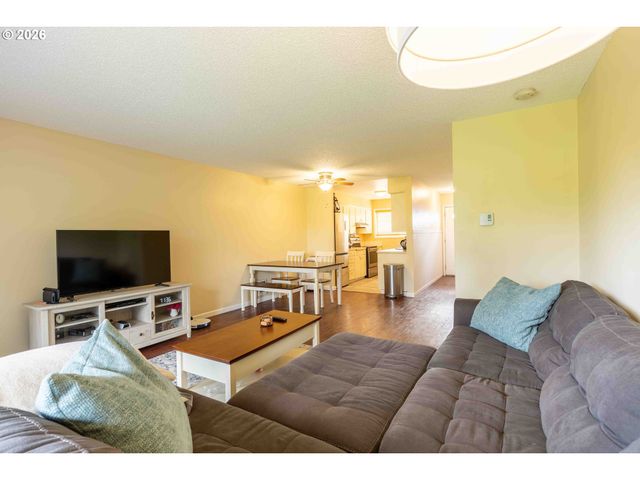 1935 Ne 19TH St, Gresham, OR 97030