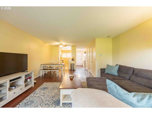 1935 Ne 19TH St, Gresham, OR 97030