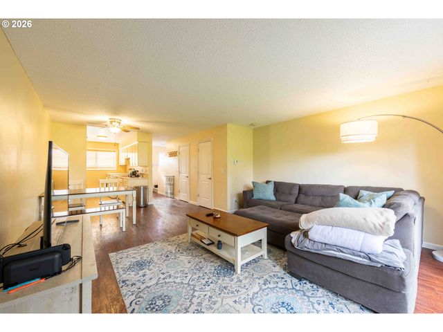 1935 Ne 19TH St, Gresham, OR 97030