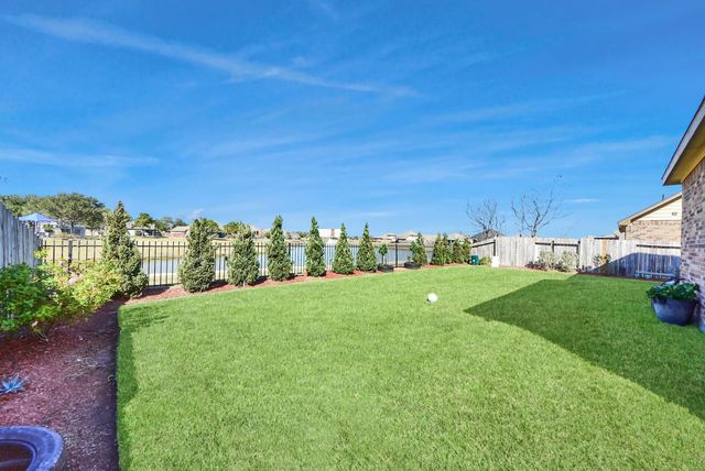 2870 Ginger Cove Lane, Dickinson, TX 77539