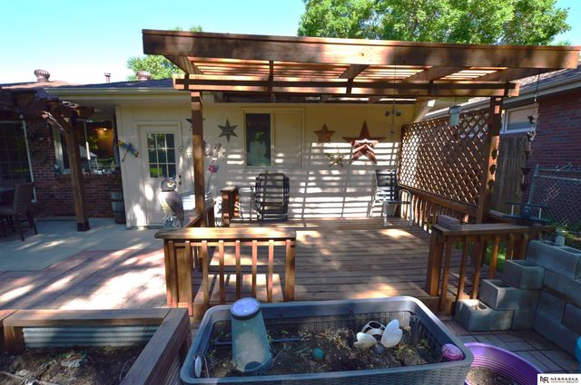 2909 S 52nd Street, Lincoln, NE 68506