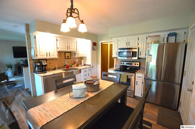 2909 S 52nd Street, Lincoln, NE 68506