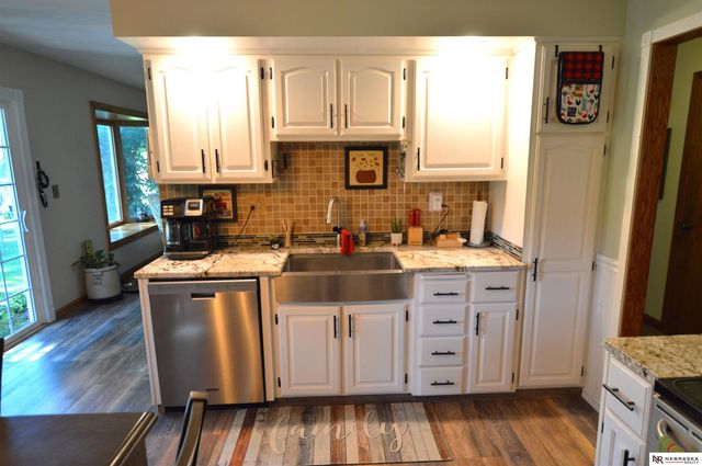 2909 S 52nd Street, Lincoln, NE 68506