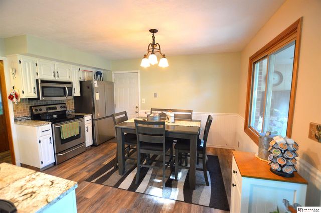 2909 S 52nd Street, Lincoln, NE 68506