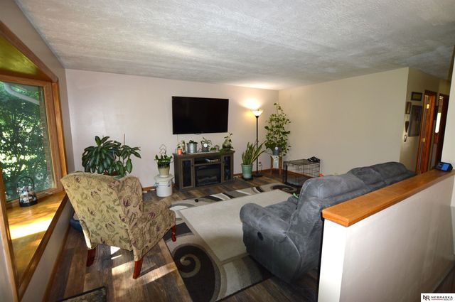 2909 S 52nd Street, Lincoln, NE 68506
