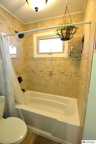 2909 S 52nd Street, Lincoln, NE 68506