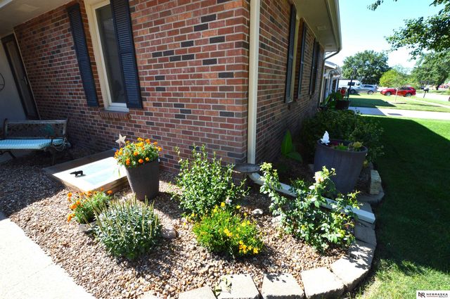 2909 S 52nd Street, Lincoln, NE 68506
