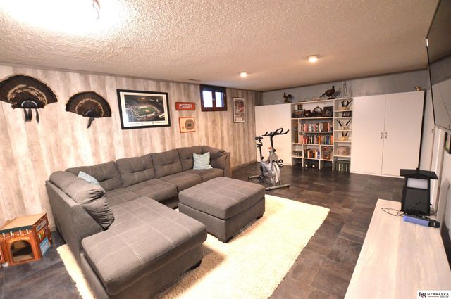 2909 S 52nd Street, Lincoln, NE 68506