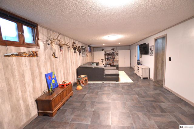 2909 S 52nd Street, Lincoln, NE 68506