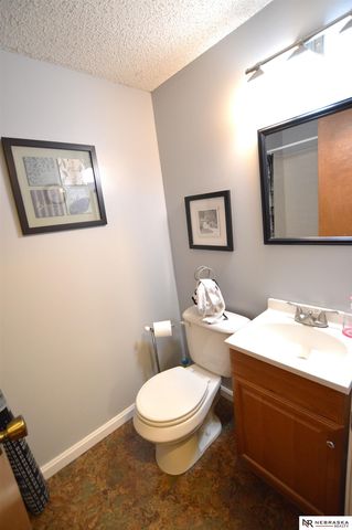 2909 S 52nd Street, Lincoln, NE 68506