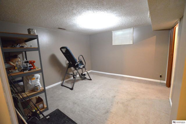 2909 S 52nd Street, Lincoln, NE 68506