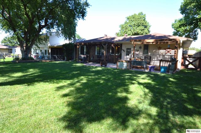 2909 S 52nd Street, Lincoln, NE 68506