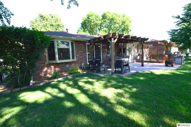 2909 S 52nd Street, Lincoln, NE 68506