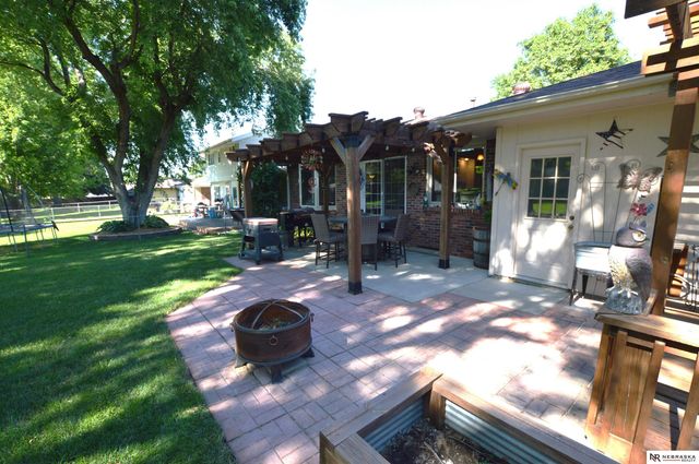 2909 S 52nd Street, Lincoln, NE 68506