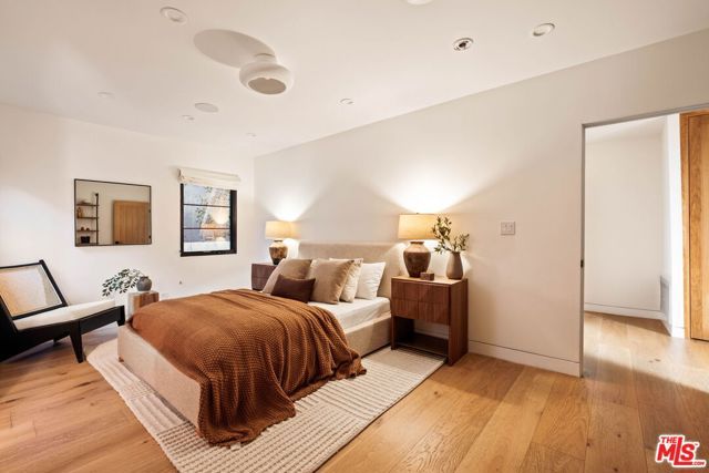 735 N Orlando Avenue, Los Angeles, CA 90069