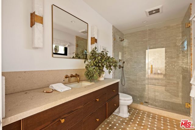 735 N Orlando Avenue, Los Angeles, CA 90069