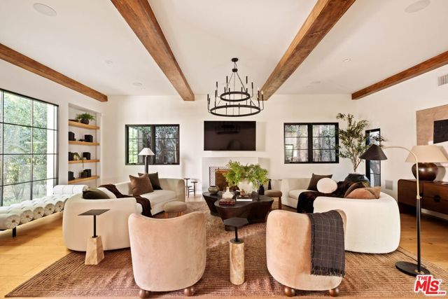 735 N Orlando Avenue, Los Angeles, CA 90069