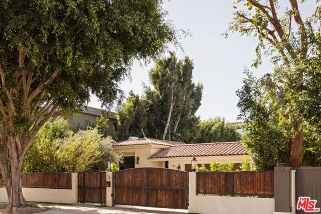 735 N Orlando Avenue, Los Angeles, CA 90069