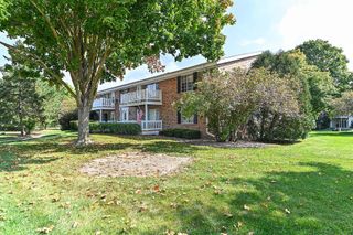 157 Linden LANE #8, Thiensville, WI 53092