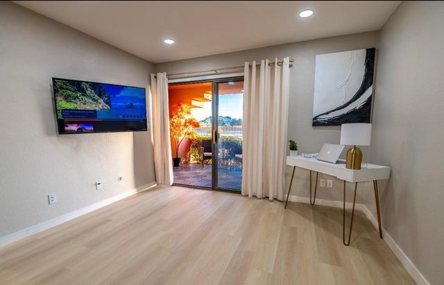 4303 E Cactus Road 128, Phoenix, AZ 85032