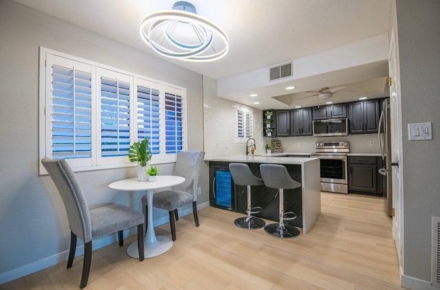 4303 E Cactus Road 128, Phoenix, AZ 85032