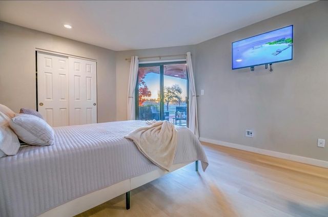 4303 E Cactus Road 128, Phoenix, AZ 85032