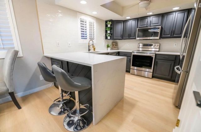 4303 E Cactus Road 128, Phoenix, AZ 85032