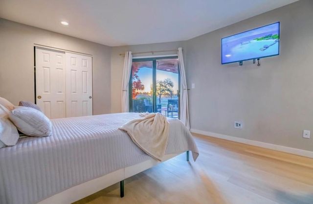 4303 E Cactus Road 128, Phoenix, AZ 85032