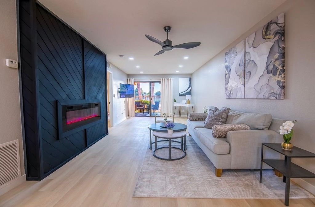 4303 E Cactus Road 128, Phoenix, AZ 85032
