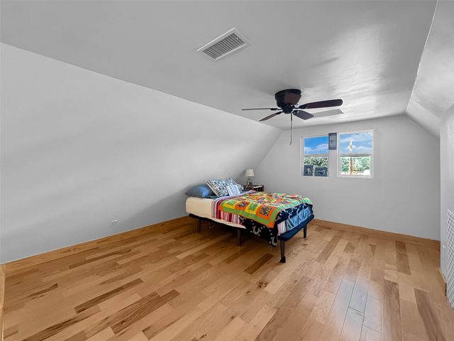 925 Longhollow RD, Dale, TX 78616