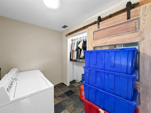 925 Longhollow RD, Dale, TX 78616