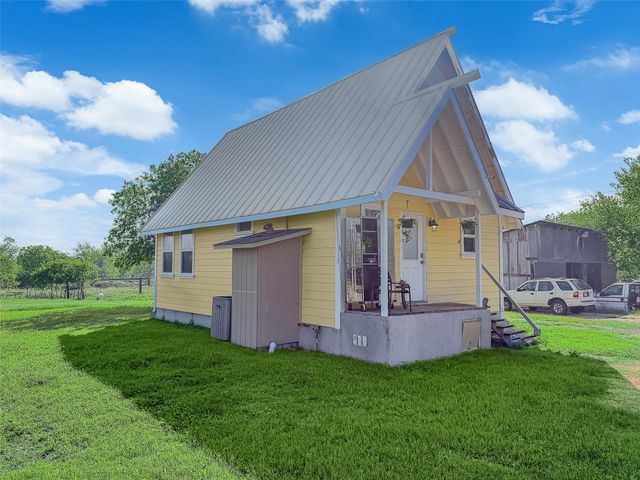925 Longhollow RD, Dale, TX 78616