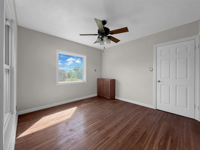 925 Longhollow RD, Dale, TX 78616