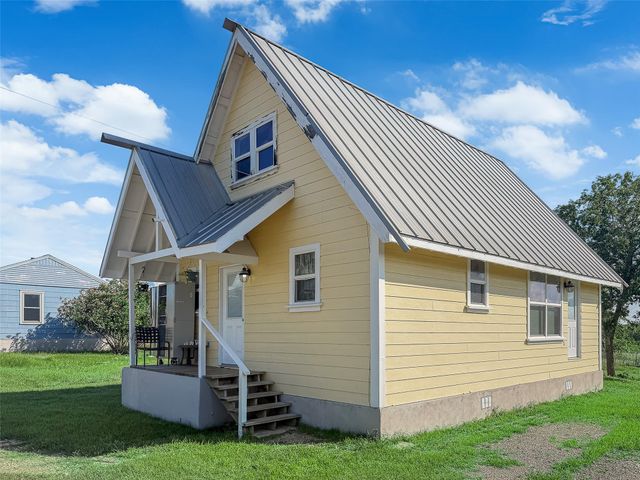 925 Longhollow RD, Dale, TX 78616
