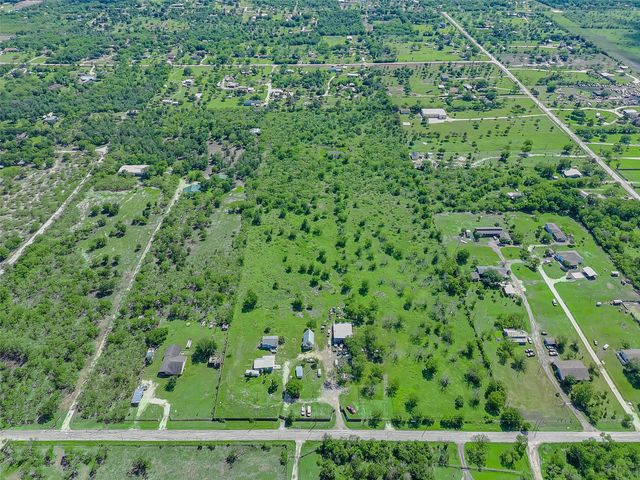 925 Longhollow RD, Dale, TX 78616