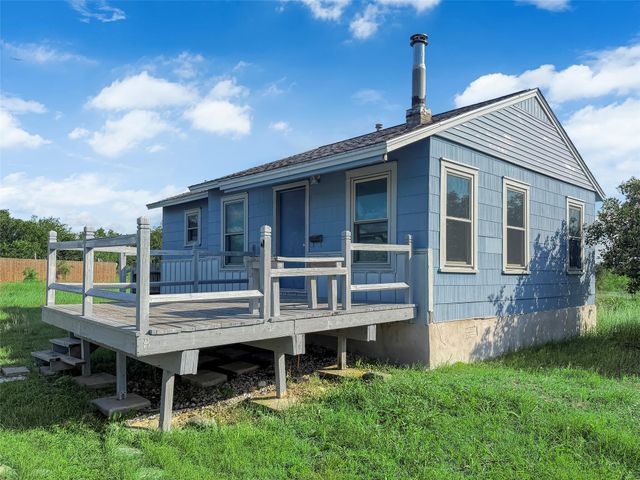 925 Longhollow RD, Dale, TX 78616