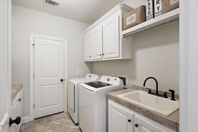 142 Western Ridge Circle, Canton, MS 39046