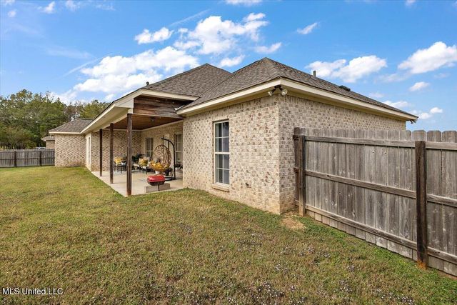 142 Western Ridge Circle, Canton, MS 39046
