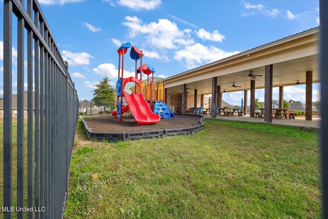 142 Western Ridge Circle, Canton, MS 39046