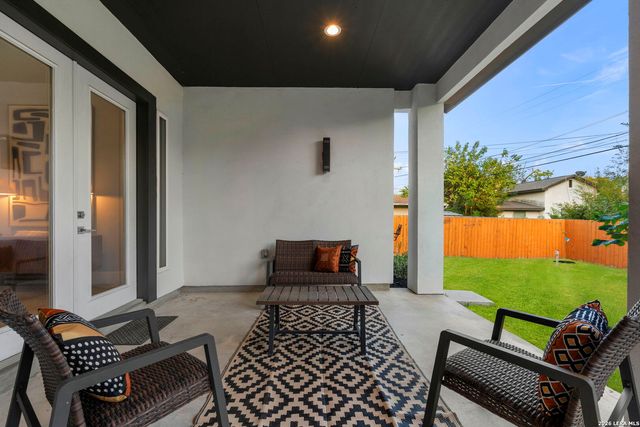 428 RITTIMAN RD, Terrell Hills, TX 78209