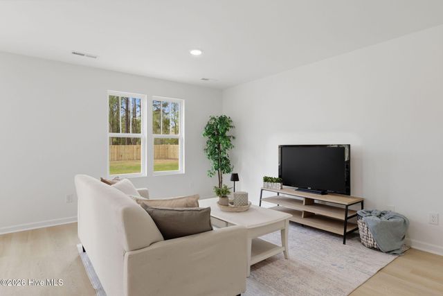 161 King Road, Jacksonville, NC 28540