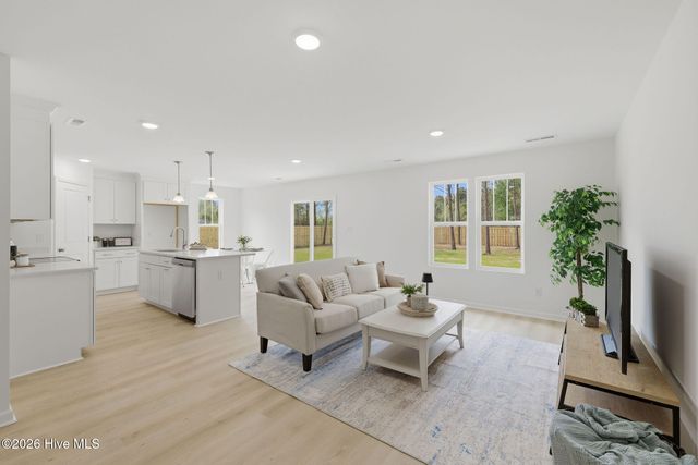 161 King Road, Jacksonville, NC 28540