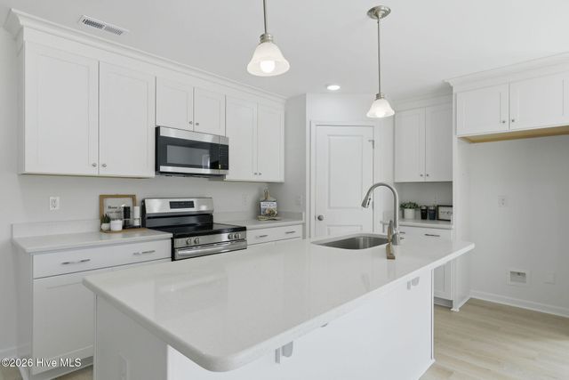 161 King Road, Jacksonville, NC 28540