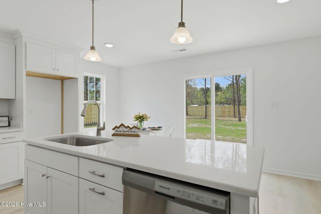 161 King Road, Jacksonville, NC 28540