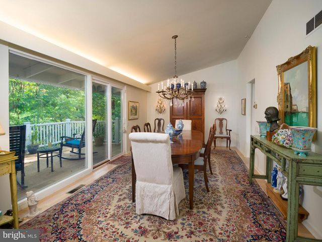 310 JEFFREY LN, Newtown Square, PA 19073