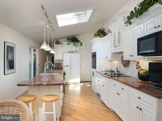 310 JEFFREY LN, Newtown Square, PA 19073