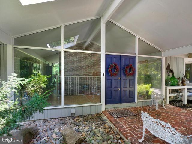 310 JEFFREY LN, Newtown Square, PA 19073
